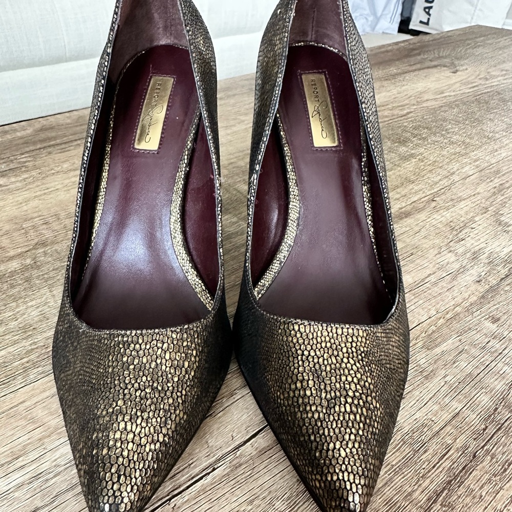 Golden Bronze Stiletto Heels with Glittery Finish